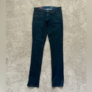 Red Engine Cayenne low rise Skinny Jeans Dark Wash Stretch Denim. Size 28.